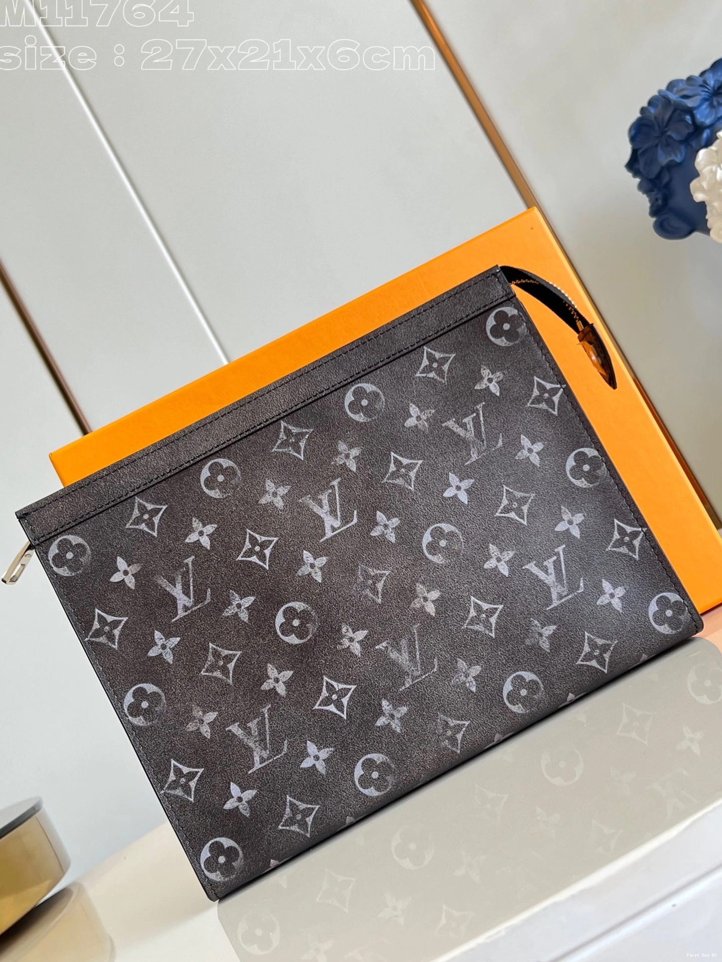 First bag ru VOYAGE-27*21*6CM POCHETTE VUITTON LOUIS 0806